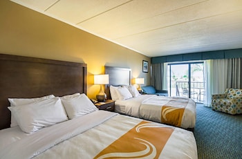 Room, Oceanfront, 2 Queen Beds & Sofa, Kitchenette