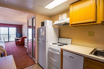 Room, Oceanfront, 1 King Bed & Sofa, Kitchenette