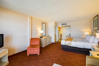 Room, Oceanfront, 1 King Bed & Sofa, Kitchenette