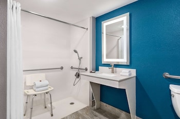 Room, 1 King Bed, Accessible, Non Smoking (Mobility,Tub w/Grab Bars)