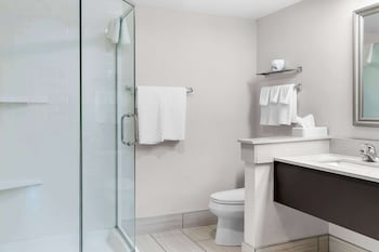 Suite, 1 King Bed, Non Smoking, Jetted Tub