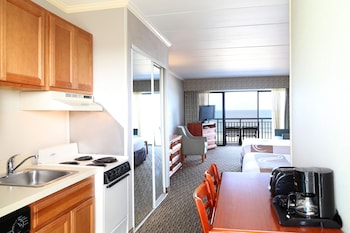 Efficiency, Oceanfront, Exterior Entrance, 2 Double Beds & Sofa Bed, Non Smoking