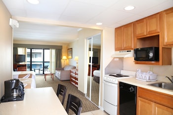 Efficiency, Northern View (Side View), 2 Double Beds & Sofa Bed, Exterior Extrance, Non Smoking