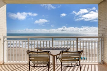 Efficiency, Oceanfront, 1 King Bed & Sofa Bed, Interior Entrance, Non Smoking