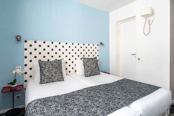 Family Superior Room ( 2 Rooms) -Complimentary soft minibar,courtesy tray, Chromecast, digital press