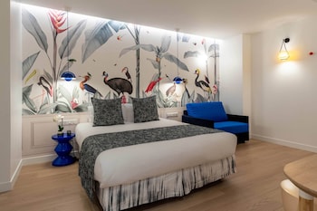 Quadruple Room - Complimentary soft minibar,courtesy tray, Chromecast and digital press