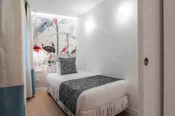 Quadruple Room - Complimentary soft minibar,courtesy tray, Chromecast and digital press