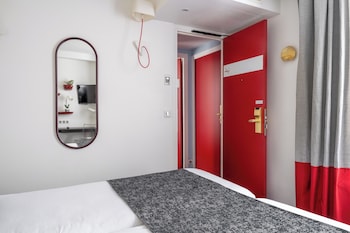 Family Room ( 2 Rooms) - Complimentary soft minibar,courtesy tray, Chromecast and digital press