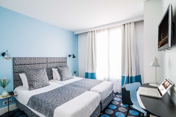 Twin Room - Complimentary soft minibar,courtesy tray, Chromecast and digital press