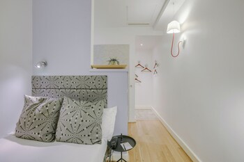 Single Room - Complimentary soft minibar,courtesy tray, Chromecast and digital press