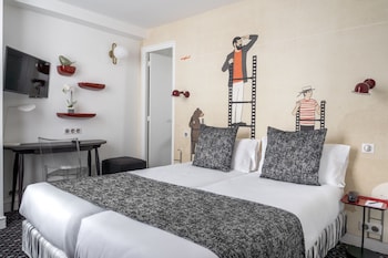 Family Room ( 2 Rooms) - Complimentary soft minibar,courtesy tray, Chromecast and digital press