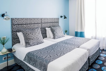 Twin Room - Complimentary soft minibar,courtesy tray, Chromecast and digital press