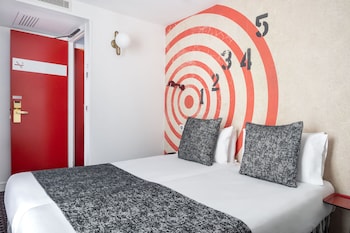 Family Room ( 2 Rooms) - Complimentary soft minibar,courtesy tray, Chromecast and digital press