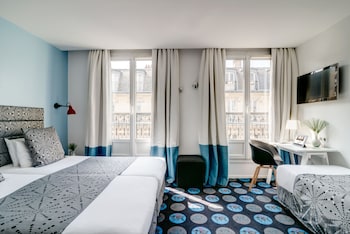 Triple Room - Complimentary soft minibar,courtesy tray, Chromecast and digital press