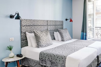 Superior Twin Room- Complimentary soft minibar,courtesy tray, Chromecast and digital press