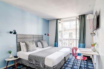 Twin Room - Complimentary soft minibar,courtesy tray, Chromecast and digital press