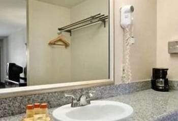 Standard Room, 1 King Bed, Accessible