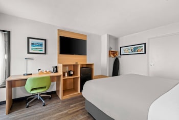 Room, 1 King Bed, Accessible, Non Smoking