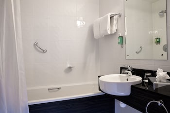 Superior Double Room (with Single Bed)