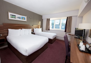 Superior Double Room (with Single Bed)