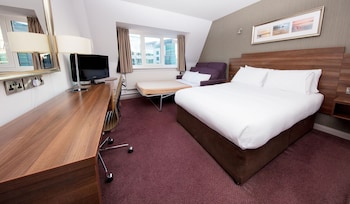 Superior Double Room (with Sofa)