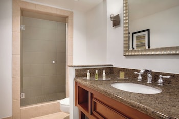 Room, 1 King Bed, Mountain View