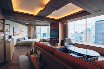 [October 2025 Newly Renovated] Panorama Suite, Non Smoking - Club Lounge Access, 32 Floor