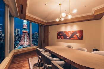 [October 2025 Newly Renovated] Tower View Suite, Non Smoking - Club Lounge Access, 32 Floor