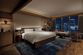 [October 2025 Newly Renovated] View Bath Suite, Non Smoking - Club Lounge Access, 32 Floor
