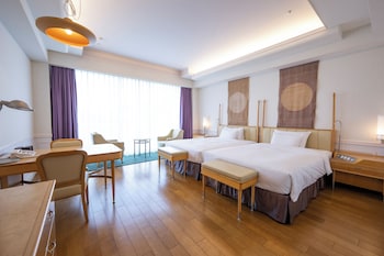 Japanese Garden Luxury Suite, Non Smoking, 2F [ 2 single beds and 4 Japanese futons]