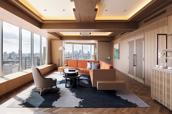 [October 2025 Newly Renovated] Panorama Suite, Non Smoking - Club Lounge Access, 32 Floor