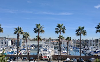 Marina Side King