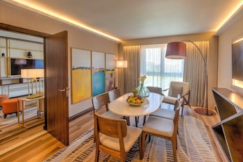 Suite, 1 Bedroom, Club Lounge Access