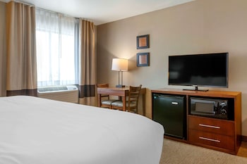Suite, 1 King Bed, Non Smoking