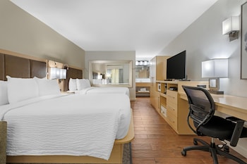 Standard Room, 2 Queen Beds, Refrigerator & Microwave, Courtyard View