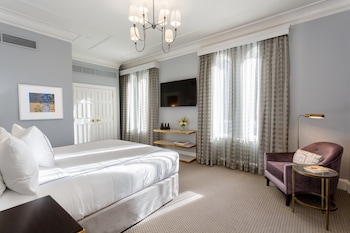 Suite (Director Penthouse)