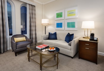 Deluxe Penthouse, 1 King Bed