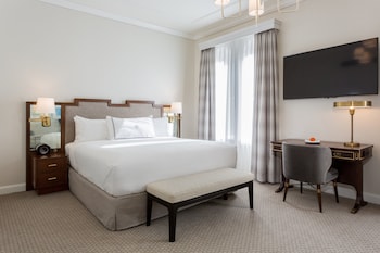 Deluxe Penthouse, 1 King Bed