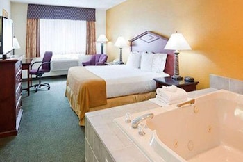 Suite, 1 King Bed, Non Smoking, Jetted Tub (Jacuzzi)