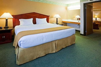 Suite, 1 King Bed, Non Smoking (Oversized)