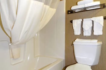 Deluxe Room, 2 Queen Beds, Non Smoking