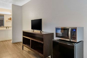 2 Double Beds, No Smoking