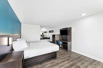 Standard Room, 1 King Bed, Smoking