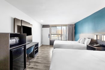 Standard Room, 2 Queen Beds, Non Smoking