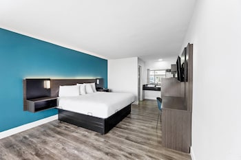 Standard Room, 1 King Bed, Smoking