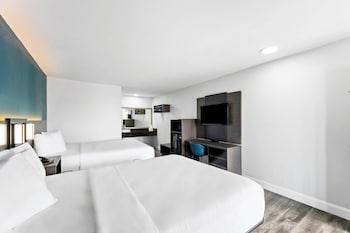 Standard Room, 2 Queen Beds, Non Smoking