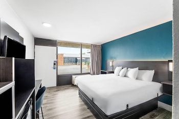 Standard Room, 1 King Bed, Smoking