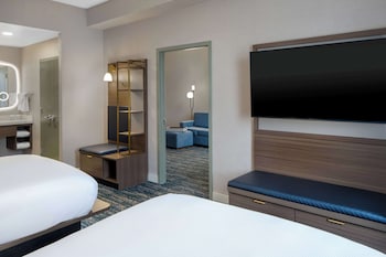 Suite, 2 Double Beds (Falls)