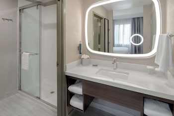 Suite, 2 Double Beds, Non Smoking
