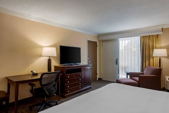 Standard Room, 1 King Bed, Non Smoking, Balcony